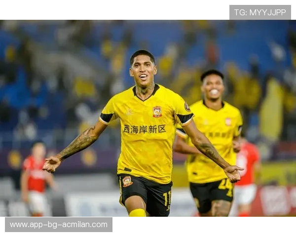 天津女排王倩扣杀连续命中，锁定胜局